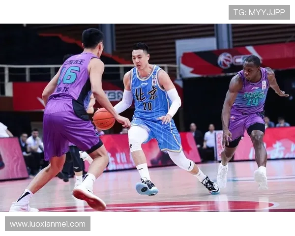 北京篮球队以75分领跑挑战赛积分榜展现强劲实力与团队合作精神