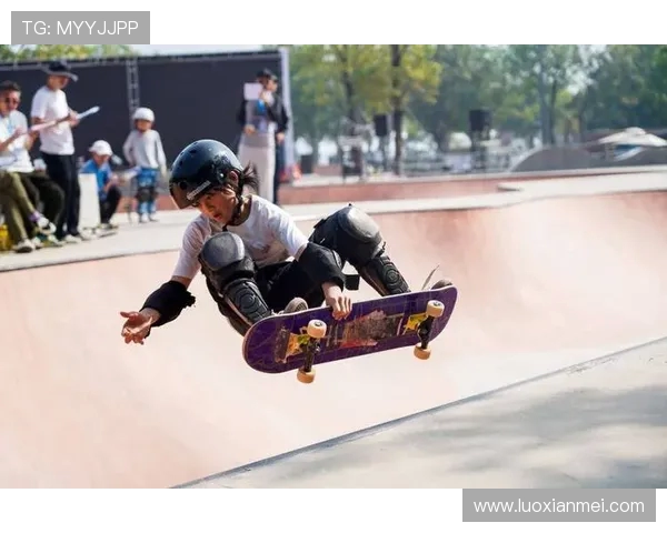 深圳攀岩队如何在滑板精英赛中实现转型与突破的精彩历程 深圳攀岩队如何在滑板精英赛中实现转型与突破的精彩历程