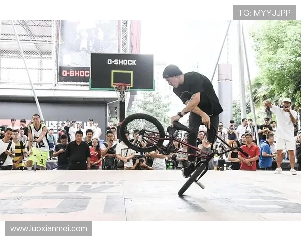 西安街舞队在滑板精英赛中的灵活性表现与精彩瞬间分析