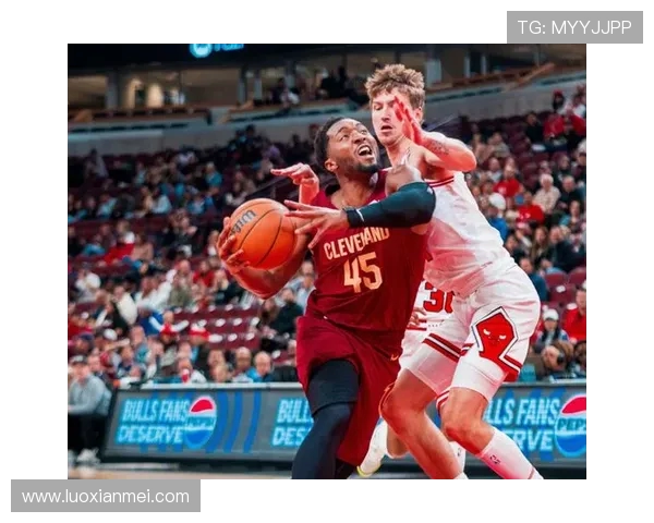 2015年骑士与热火季前赛精彩回放全景解析与赛后点评 2015年骑士与热火季前赛精彩回放全景解析与赛后点评