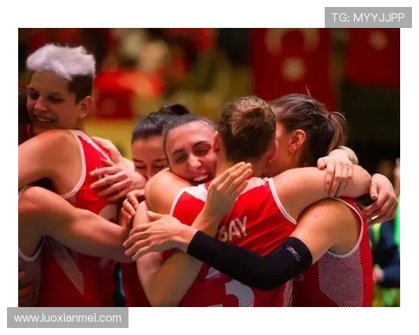 意大利青年队迎战马里队世青杯激战一触即发 意大利青年队迎战马里队世青杯激战一触即发