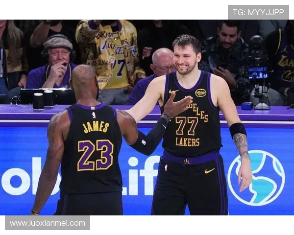 詹姆斯领衔NBA新赛季的挑战与机遇展望分析