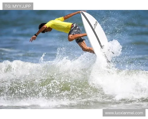 周敏独家揭秘极限运动的乐趣与挑战分享心得与技巧提升你的运动体验